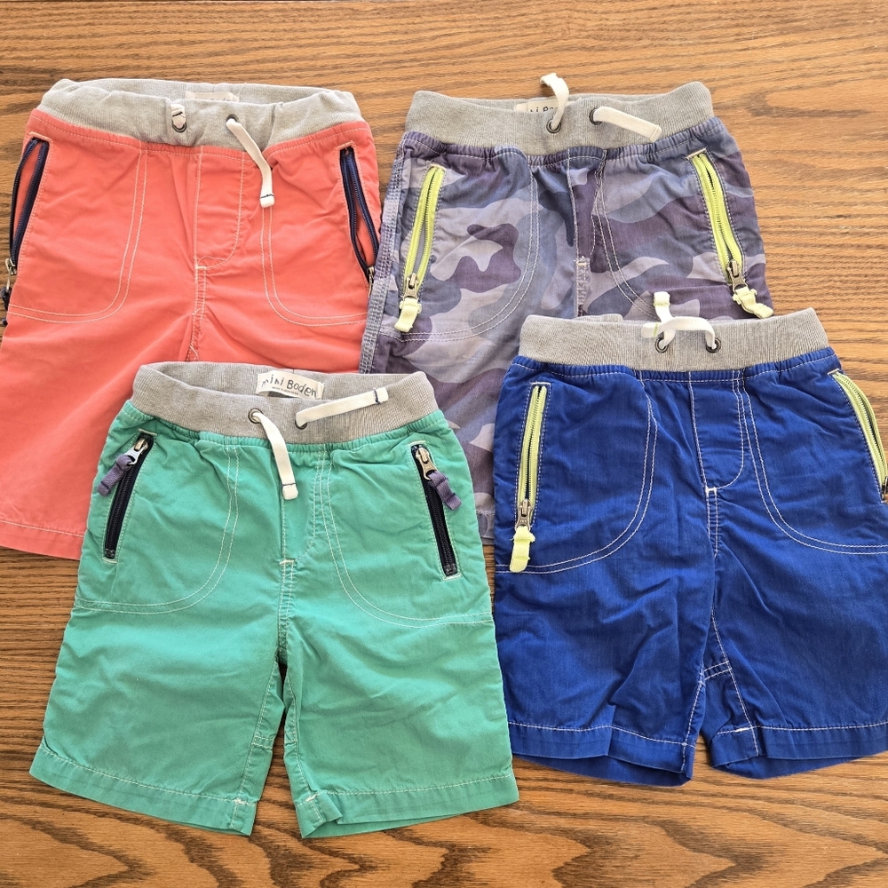 Mini Boden adventure shorts lot bundle. Size 4 boys summer. Blue Green Star Camo